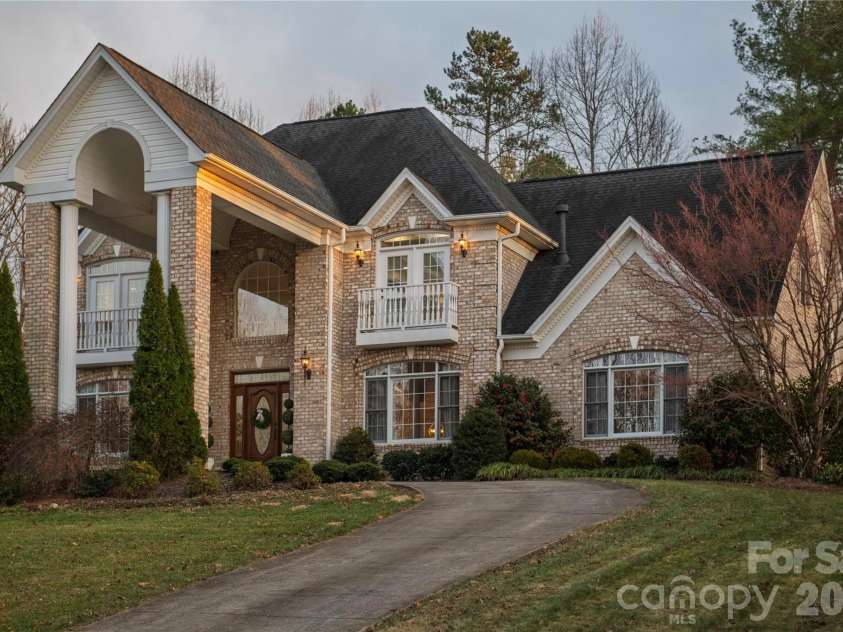 510 Stonecroft Court, Lenoir, NC 28645.  MLS# CAR4354682, YatesRealty ID 16860. 