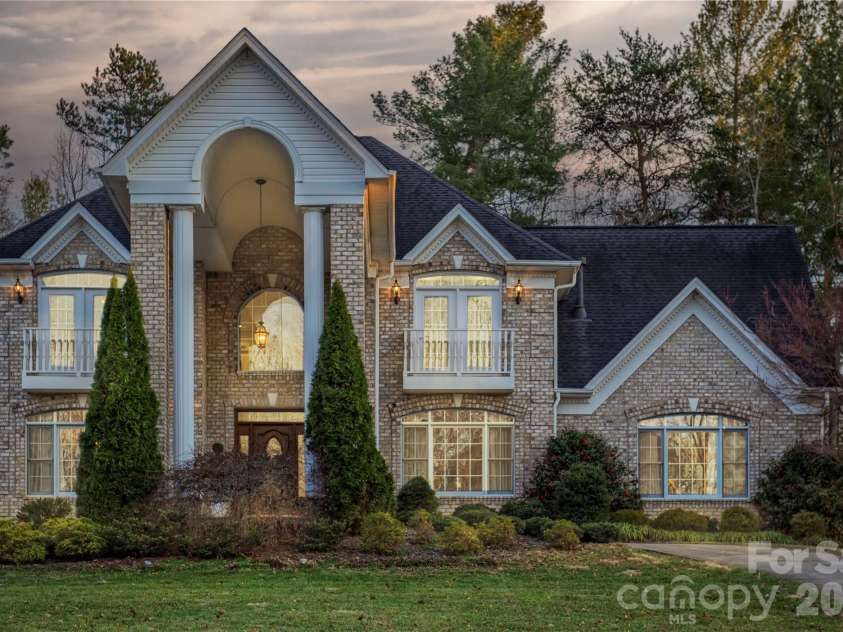510 Stonecroft Court, Lenoir, NC 28645.  MLS# CAR4354682, YatesRealty ID 16860. 