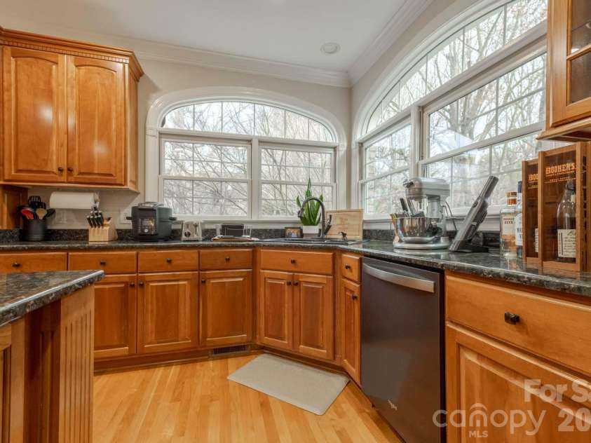 510 Stonecroft Court, Lenoir, NC 28645.  MLS# CAR4354682, YatesRealty ID 16860. 