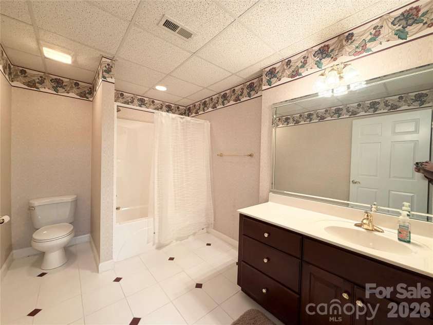 510 Stonecroft Court, Lenoir, NC 28645.  MLS# CAR4354682, YatesRealty ID 16860. 