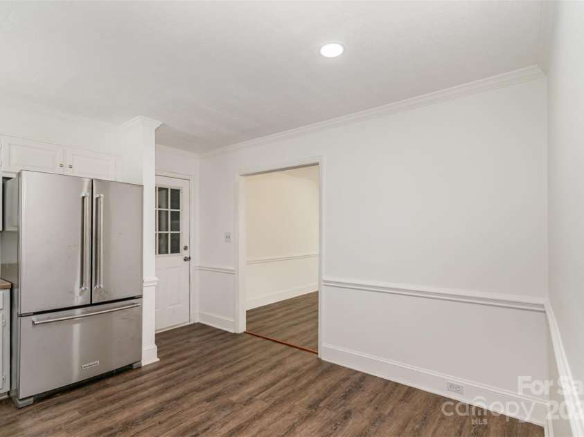8429 Meadowcroft Court, Charlotte, NC 28215.  MLS# CAR4263498, YatesRealty ID 16860. 