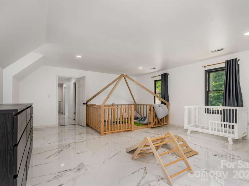 8429 Meadowcroft Court, Charlotte, NC 28215.  MLS# CAR4263498, YatesRealty ID 16860. Bonus/4th bedroom with new floors