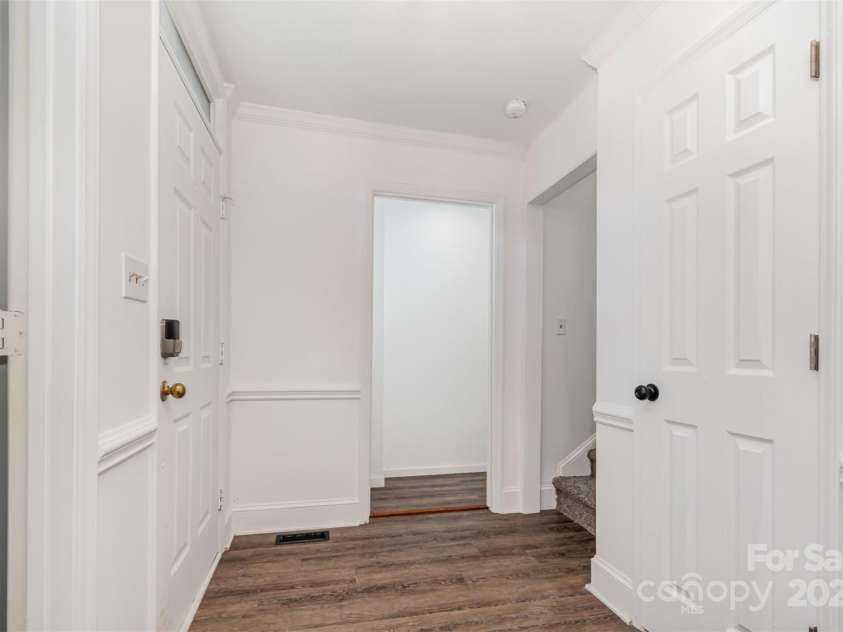 8429 Meadowcroft Court, Charlotte, NC 28215.  MLS# CAR4263498, YatesRealty ID 16860. Front entry