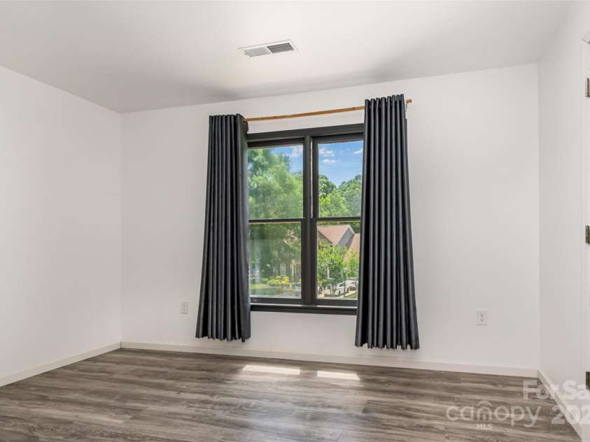 8429 Meadowcroft Court, Charlotte, NC 28215.  MLS# CAR4263498, YatesRealty ID 16860. Secondary upper bedroom