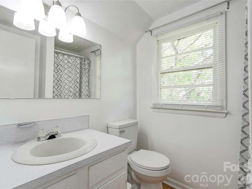 807 Orchard Street, Shelby, NC 28152.  MLS# CAR4370214, YatesRealty ID 16861. Bathroom 2