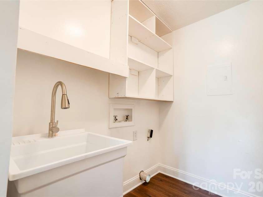 807 Orchard Street, Shelby, NC 28152.  MLS# CAR4370214, YatesRealty ID 16861. Laundry Room