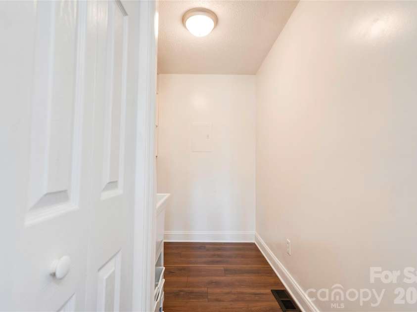 807 Orchard Street, Shelby, NC 28152.  MLS# CAR4370214, YatesRealty ID 16861. Laundry Room