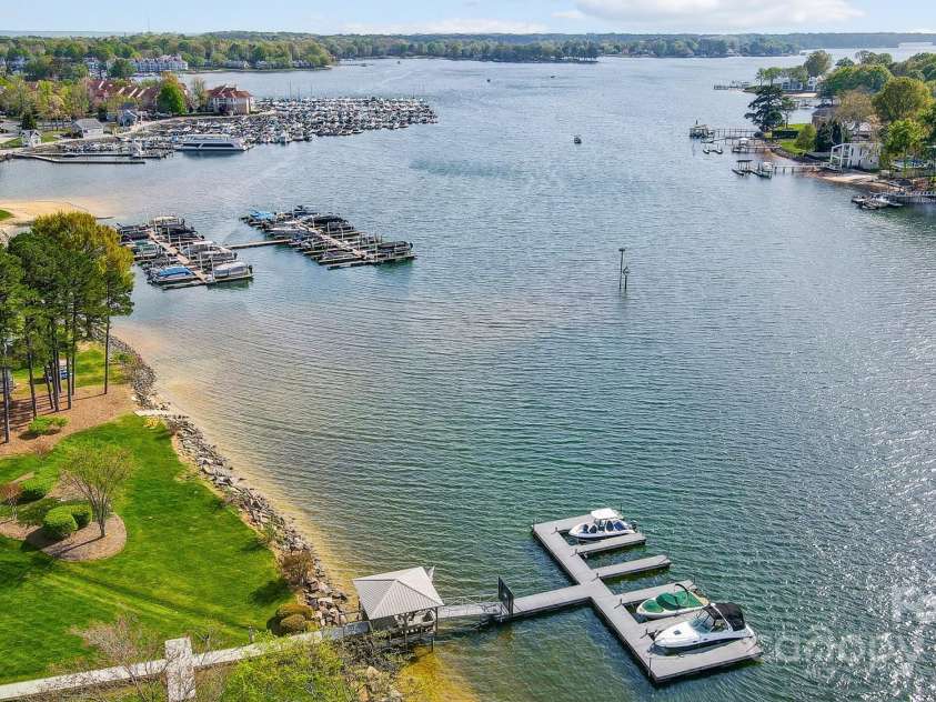 7836 Village Harbor Drive, Cornelius, NC 28031.  MLS# CAR4243199, YatesRealty ID 16863. 