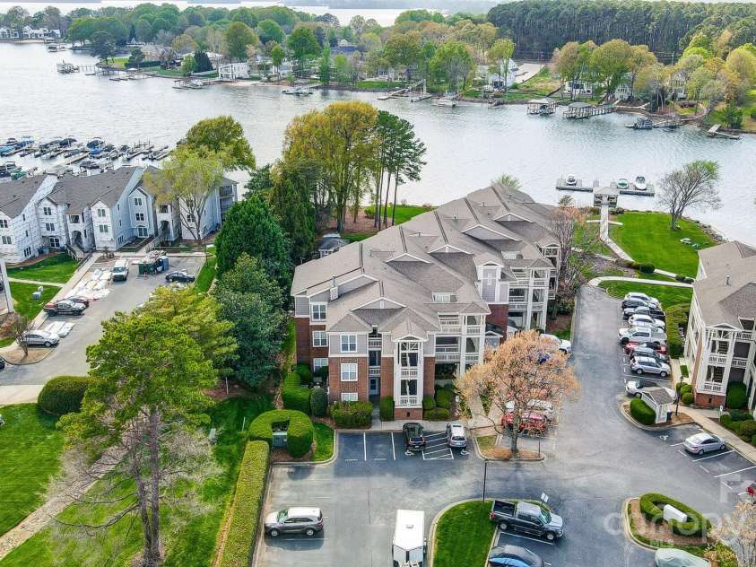 7836 Village Harbor Drive, Cornelius, NC 28031.  MLS# CAR4243199, YatesRealty ID 16863. 