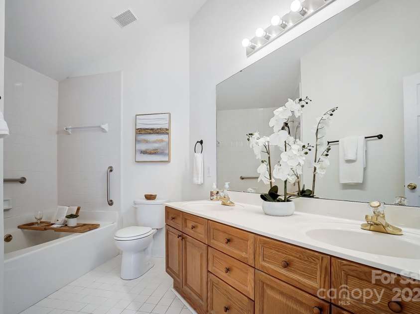 7836 Village Harbor Drive, Cornelius, NC 28031.  MLS# CAR4243199, YatesRealty ID 16863. 