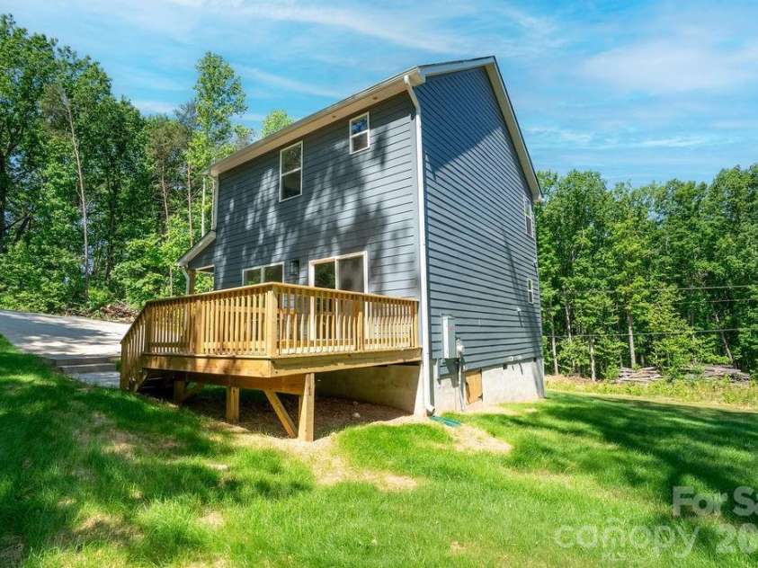 130 Sequoia Drive, Gastonia, NC 28052.  MLS# CAR4372703, YatesRealty ID 16864. 