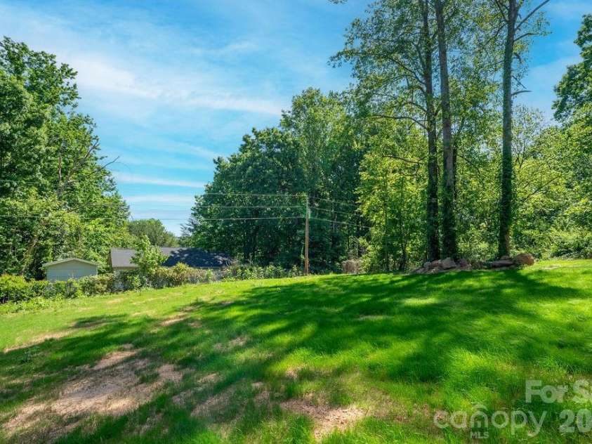 130 Sequoia Drive, Gastonia, NC 28052.  MLS# CAR4372703, YatesRealty ID 16864. 