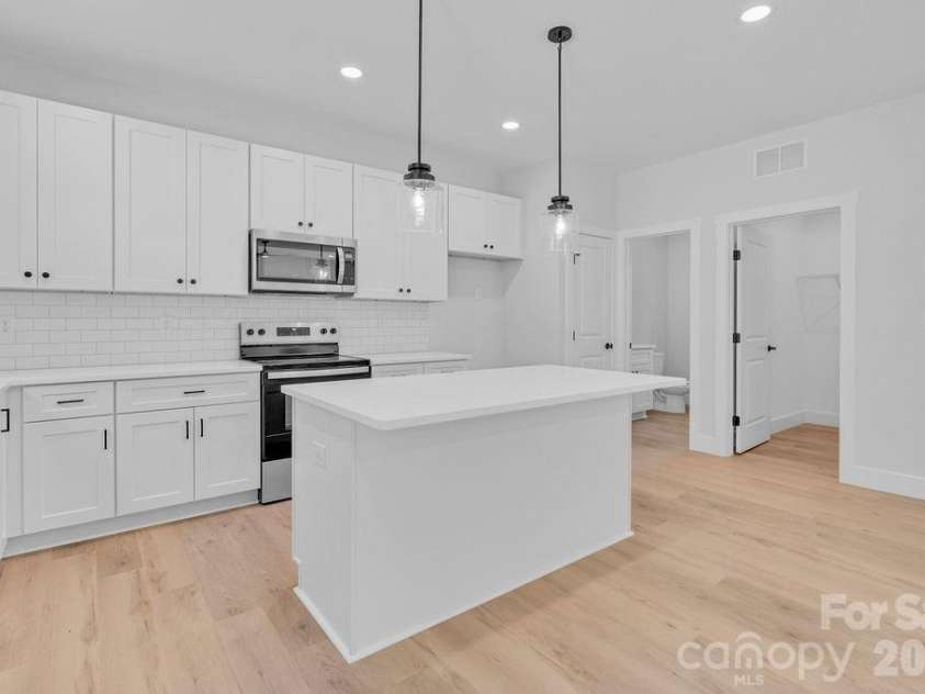 130 Sequoia Drive, Gastonia, NC 28052.  MLS# CAR4372703, YatesRealty ID 16864. 