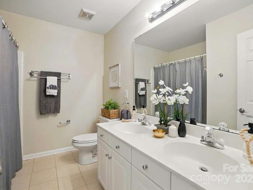 2725 Cotton Planter Lane, Charlotte, NC 28270.  MLS# CAR4259759, YatesRealty ID 16864. 