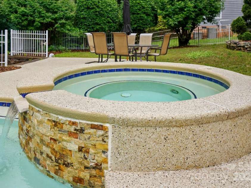 2725 Cotton Planter Lane, Charlotte, NC 28270.  MLS# CAR4259759, YatesRealty ID 16864. 