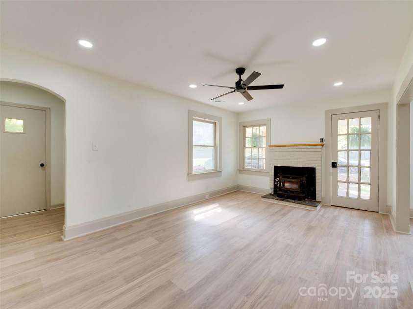 1209 Mount Ulla Highway, Mooresville, NC 28115.  MLS# CAR4242312, YatesRealty ID 16865. Living Room