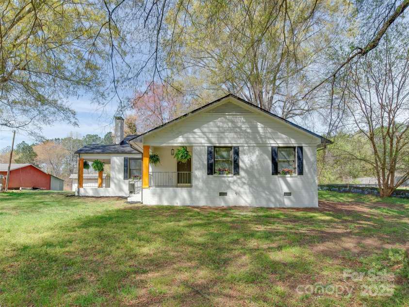 1209 Mount Ulla Highway, Mooresville, NC 28115.  MLS# CAR4242312, YatesRealty ID 16865. Side Porch