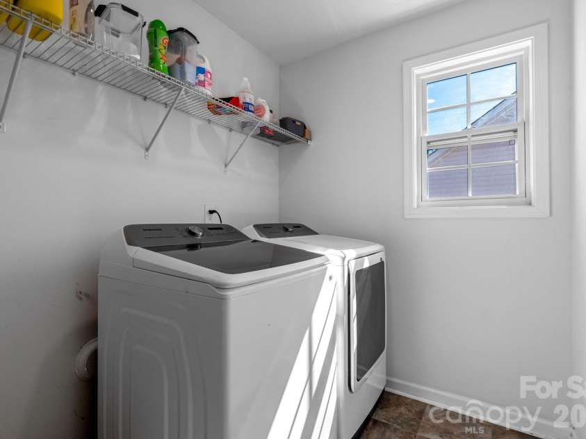 2408 Winding River Drive, Charlotte, NC 28214.  MLS# CAR4357209, YatesRealty ID 16865. Laundry Room