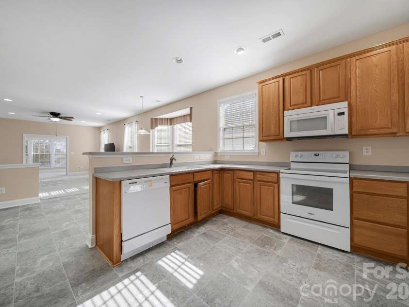 901 Platinum Drive, Fort Mill, SC 29708.  MLS# CAR4359752, YatesRealty ID 16866. 