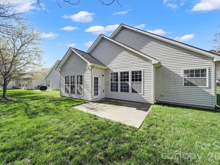 901 Platinum Drive, Fort Mill, SC 29708.  MLS# CAR4359752, YatesRealty ID 16866. 