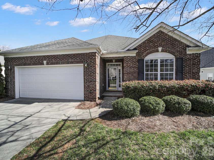 901 Platinum Drive, Fort Mill, SC 29708.  MLS# CAR4359752, YatesRealty ID 16866. 