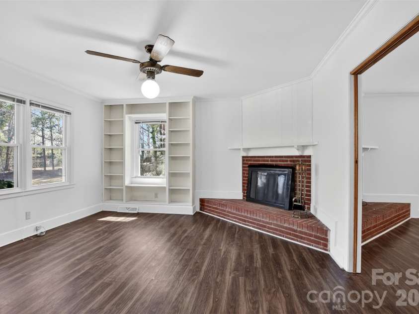 46 Pinecrest Avenue, Great Falls, SC 29055.  MLS# CAR4354647, YatesRealty ID 16867. 