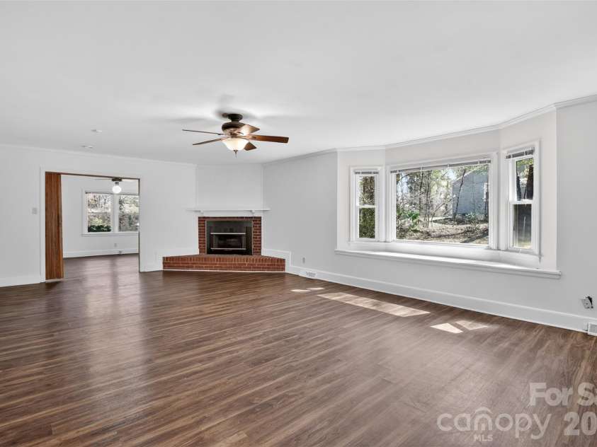 46 Pinecrest Avenue, Great Falls, SC 29055.  MLS# CAR4354647, YatesRealty ID 16867. 