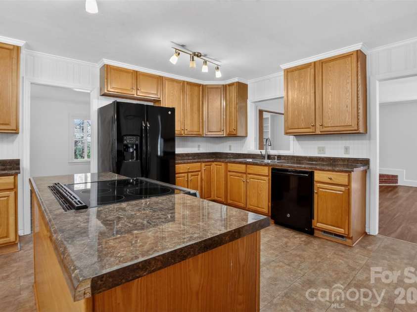 46 Pinecrest Avenue, Great Falls, SC 29055.  MLS# CAR4354647, YatesRealty ID 16867. 