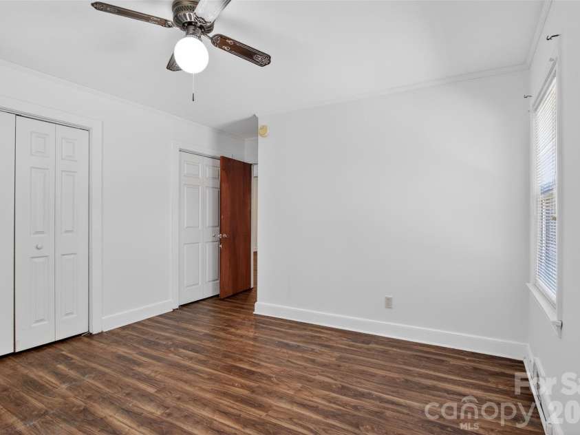 46 Pinecrest Avenue, Great Falls, SC 29055.  MLS# CAR4354647, YatesRealty ID 16867. 