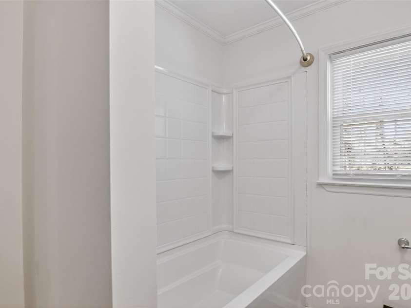46 Pinecrest Avenue, Great Falls, SC 29055.  MLS# CAR4354647, YatesRealty ID 16867. 