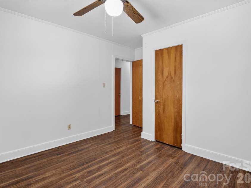 46 Pinecrest Avenue, Great Falls, SC 29055.  MLS# CAR4354647, YatesRealty ID 16867. 