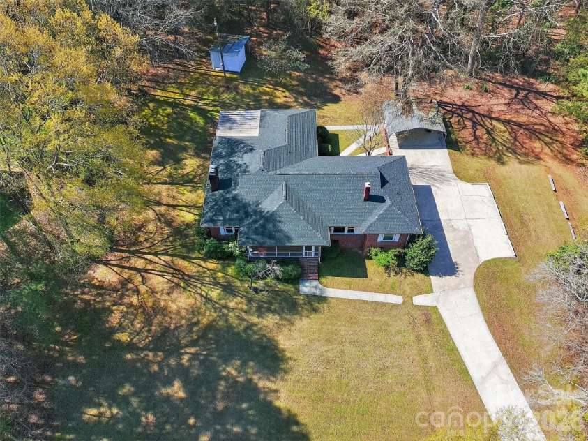 46 Pinecrest Avenue, Great Falls, SC 29055.  MLS# CAR4354647, YatesRealty ID 16867. 