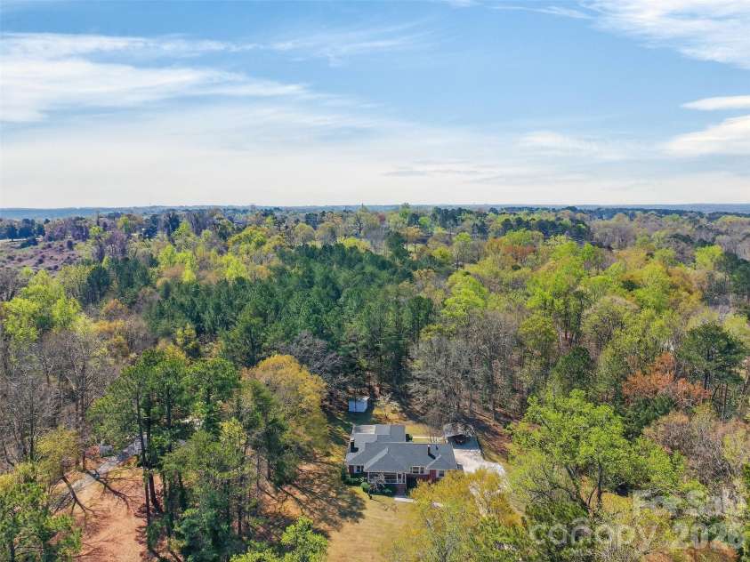 46 Pinecrest Avenue, Great Falls, SC 29055.  MLS# CAR4354647, YatesRealty ID 16867. 