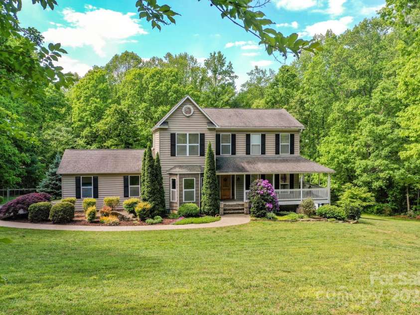 69 Ivy Lane, Fletcher, NC 28732.  MLS# CAR4257860, YatesRealty ID 16867. 