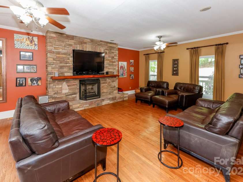69 Ivy Lane, Fletcher, NC 28732.  MLS# CAR4257860, YatesRealty ID 16867. 