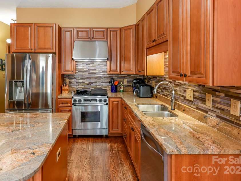 69 Ivy Lane, Fletcher, NC 28732.  MLS# CAR4257860, YatesRealty ID 16867. 
