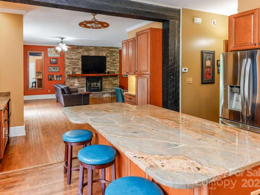 69 Ivy Lane, Fletcher, NC 28732.  MLS# CAR4257860, YatesRealty ID 16867. 