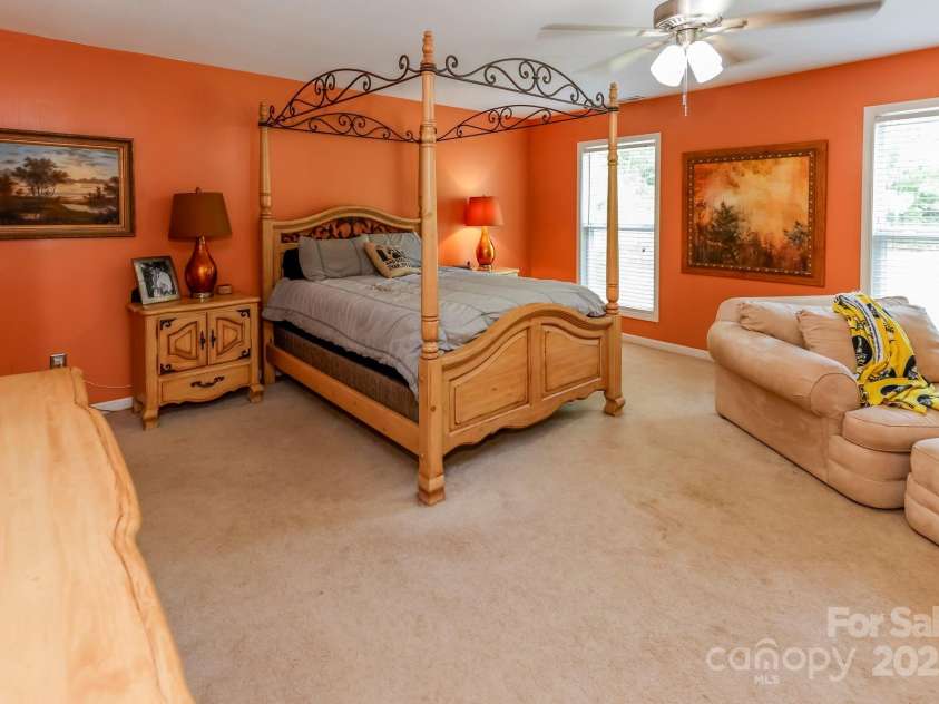 69 Ivy Lane, Fletcher, NC 28732.  MLS# CAR4257860, YatesRealty ID 16867. 