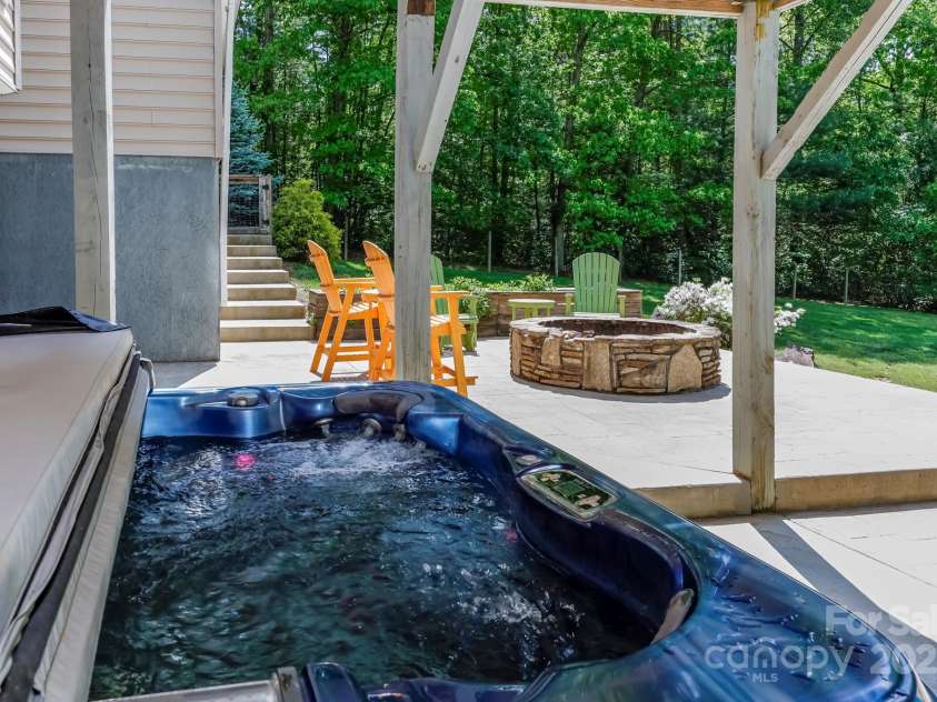 69 Ivy Lane, Fletcher, NC 28732.  MLS# CAR4257860, YatesRealty ID 16867. 