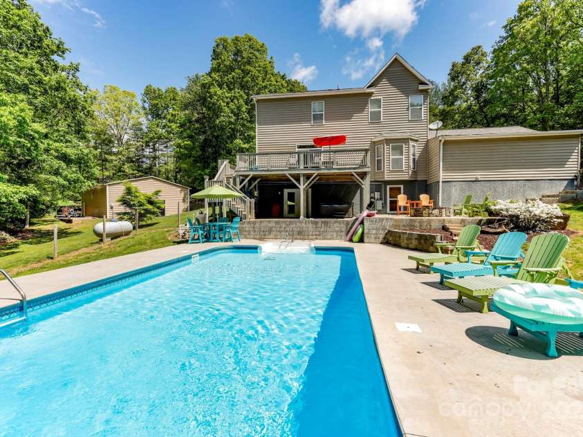 69 Ivy Lane, Fletcher, NC 28732.  MLS# CAR4257860, YatesRealty ID 16867. 