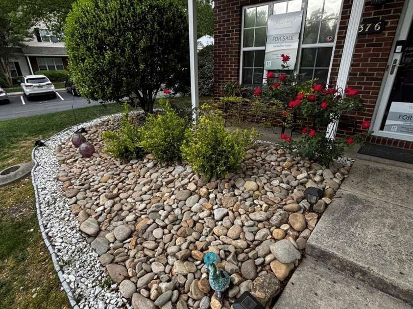 8376 Rudolph Road, Charlotte, NC 28216.  MLS# CAR4335074, YatesRealty ID 1687. 