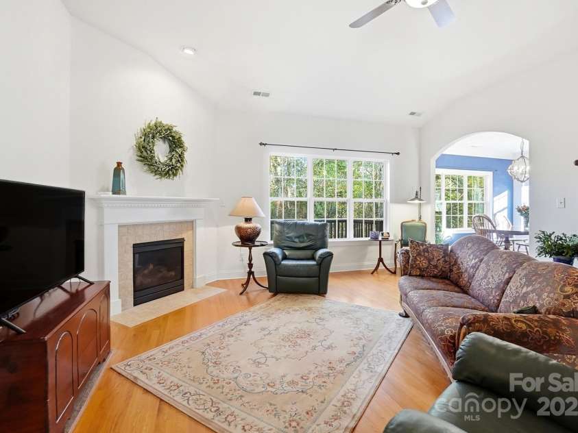 912 Gold Finch Circle, Fort Mill, SC 29715.  MLS# CAR4321899, YatesRealty ID 1687. 