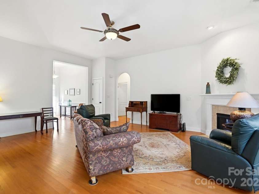 912 Gold Finch Circle, Fort Mill, SC 29715.  MLS# CAR4321899, YatesRealty ID 1687. 