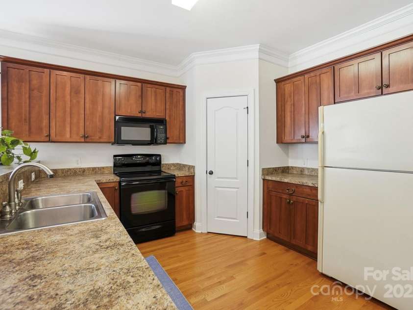 912 Gold Finch Circle, Fort Mill, SC 29715.  MLS# CAR4321899, YatesRealty ID 1687. 