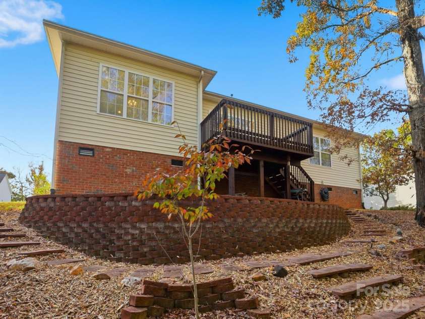 912 Gold Finch Circle, Fort Mill, SC 29715.  MLS# CAR4321899, YatesRealty ID 1687. 