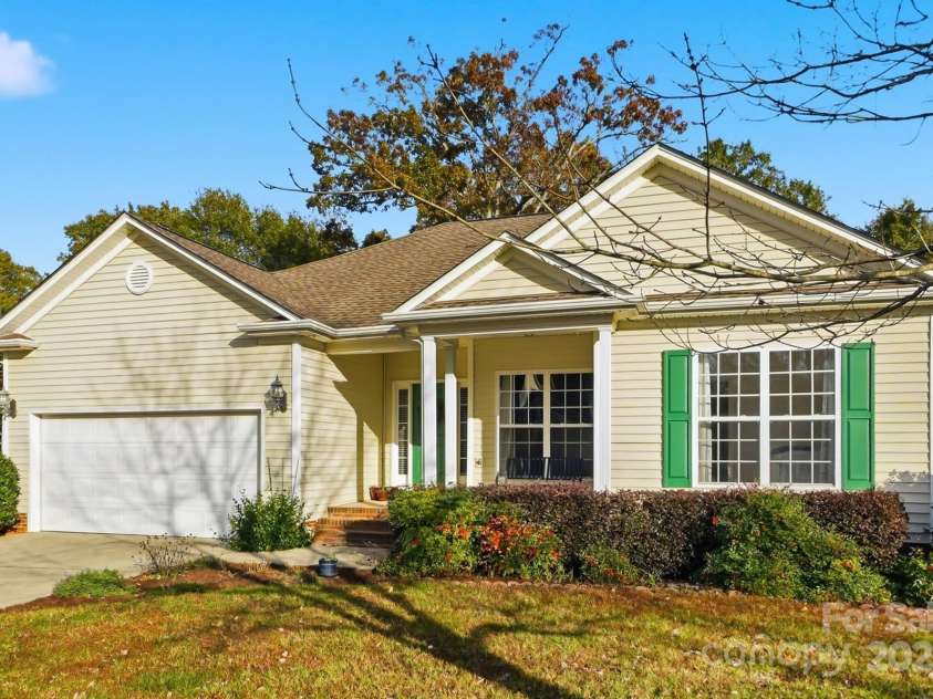 912 Gold Finch Circle, Fort Mill, SC 29715.  MLS# CAR4321899, YatesRealty ID 1687. 