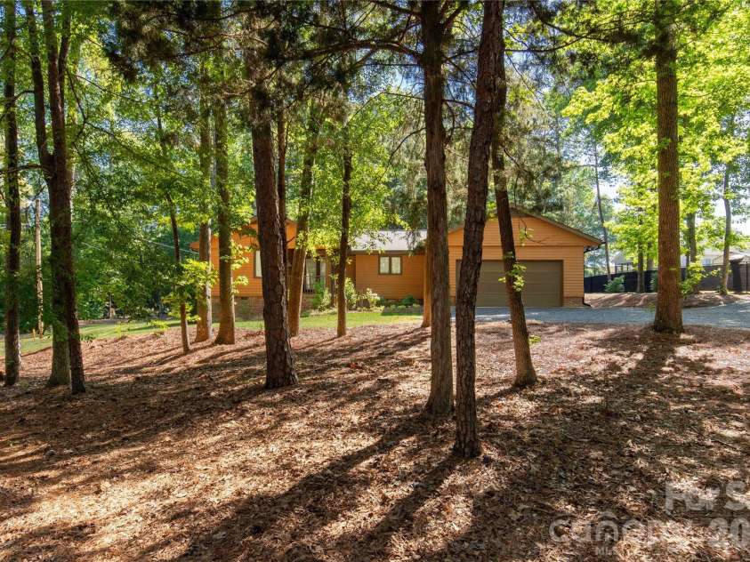 328 Dana Drive, Catawba, SC 29704.  MLS# CAR4373252, YatesRealty ID 16872. 