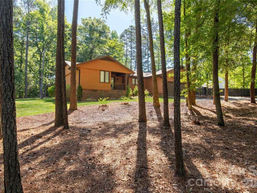 328 Dana Drive, Catawba, SC 29704.  MLS# CAR4373252, YatesRealty ID 16872. 