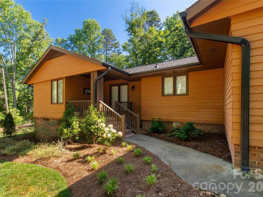 328 Dana Drive, Catawba, SC 29704.  MLS# CAR4373252, YatesRealty ID 16872. 