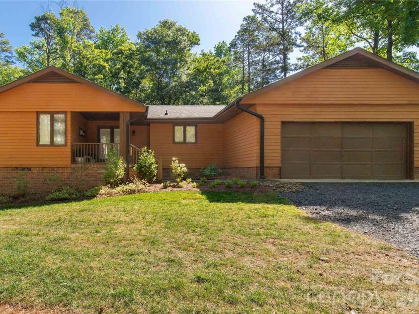 328 Dana Drive, Catawba, SC 29704.  MLS# CAR4373252, YatesRealty ID 16872. 